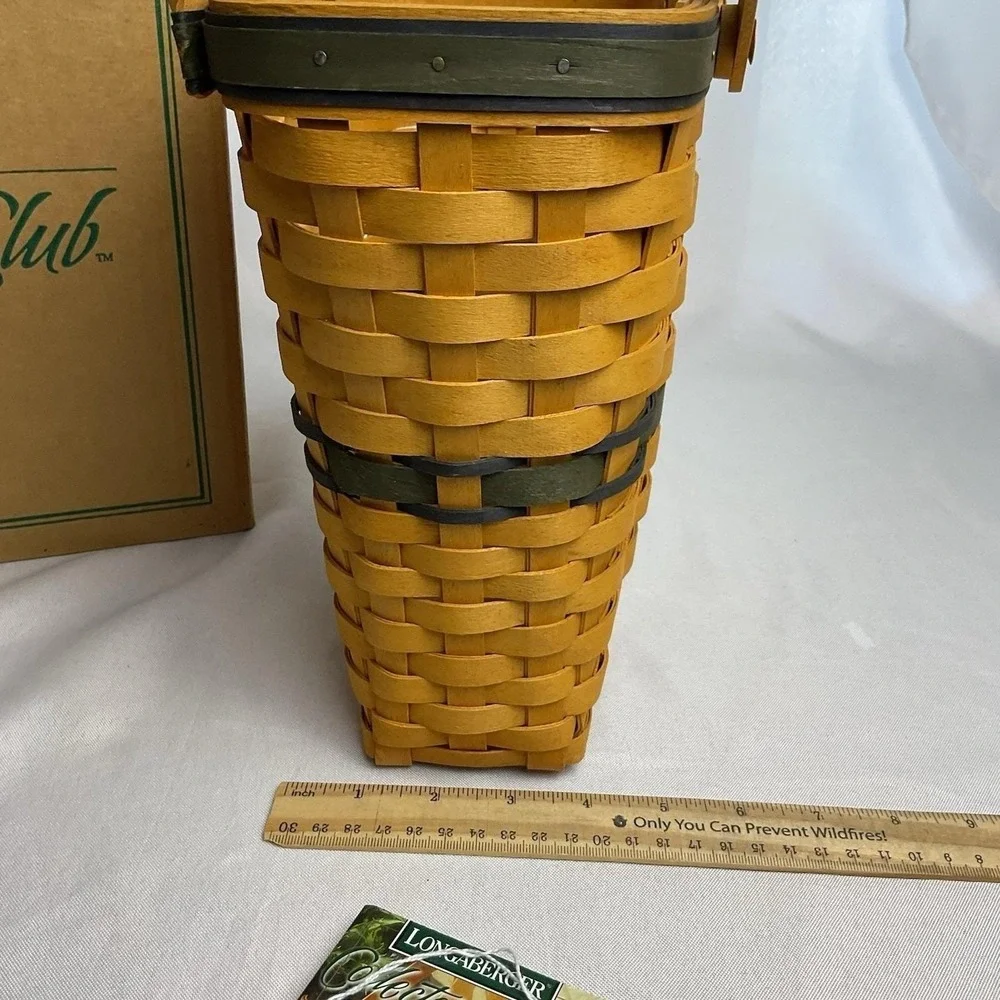 Longaberger 1995 Collectors Club Membership Basket w Box Signed USA